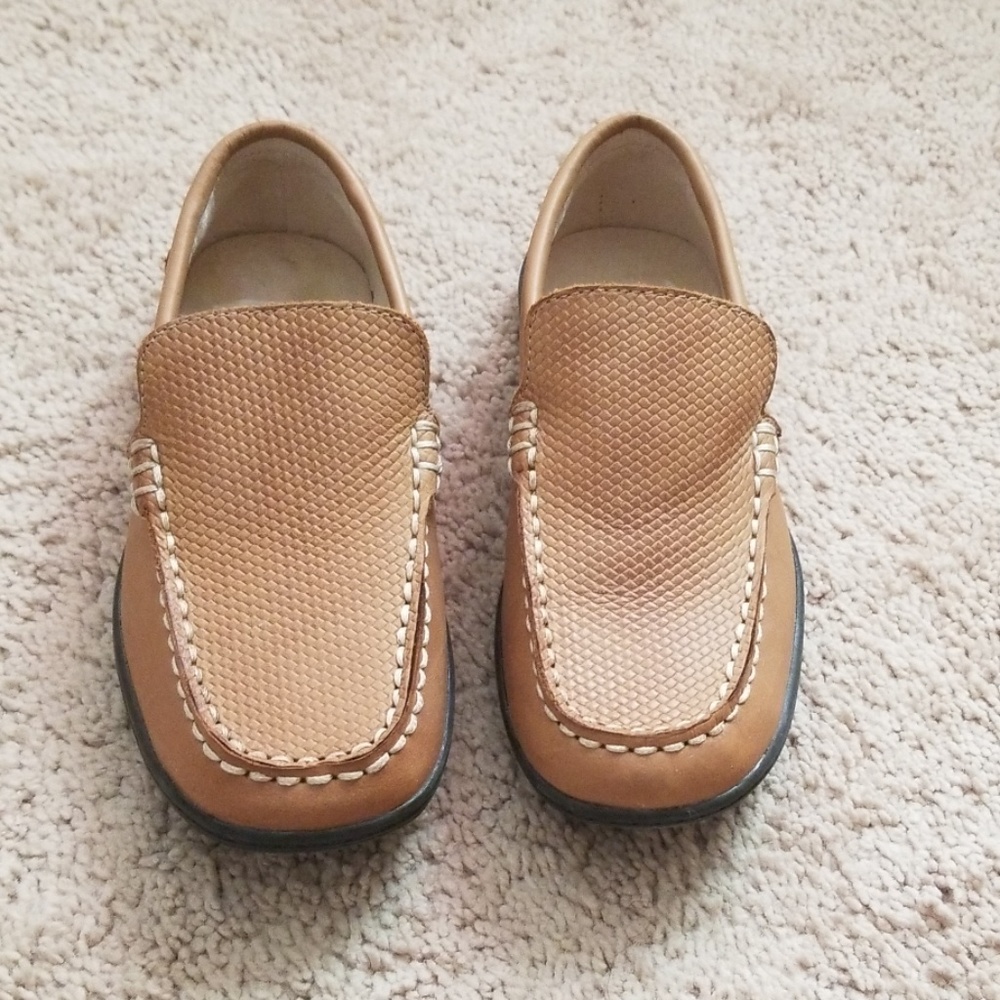 Boy's shoes